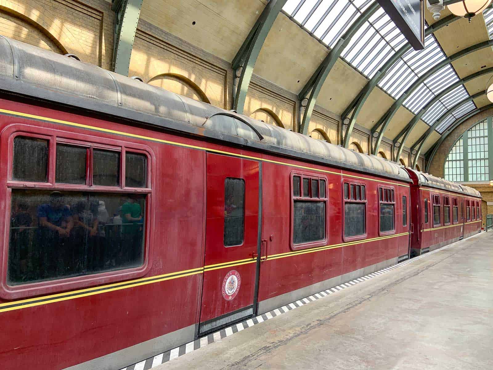 hogwarts express at harry potter world