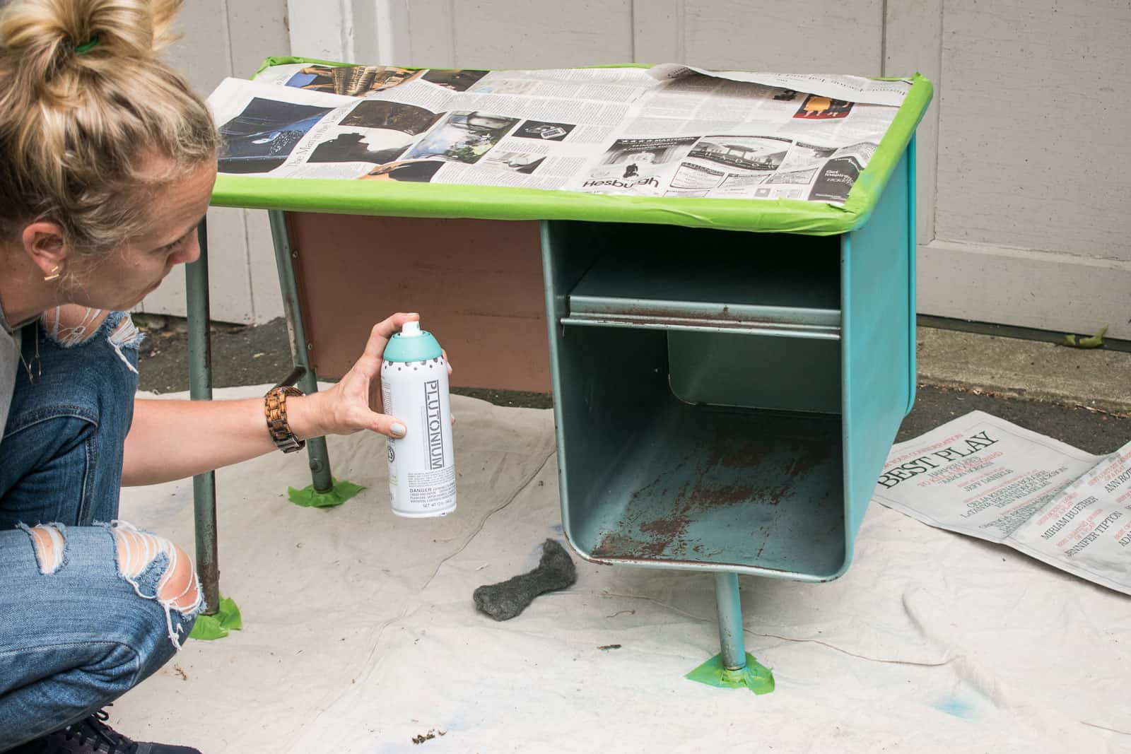 spray paint the desk