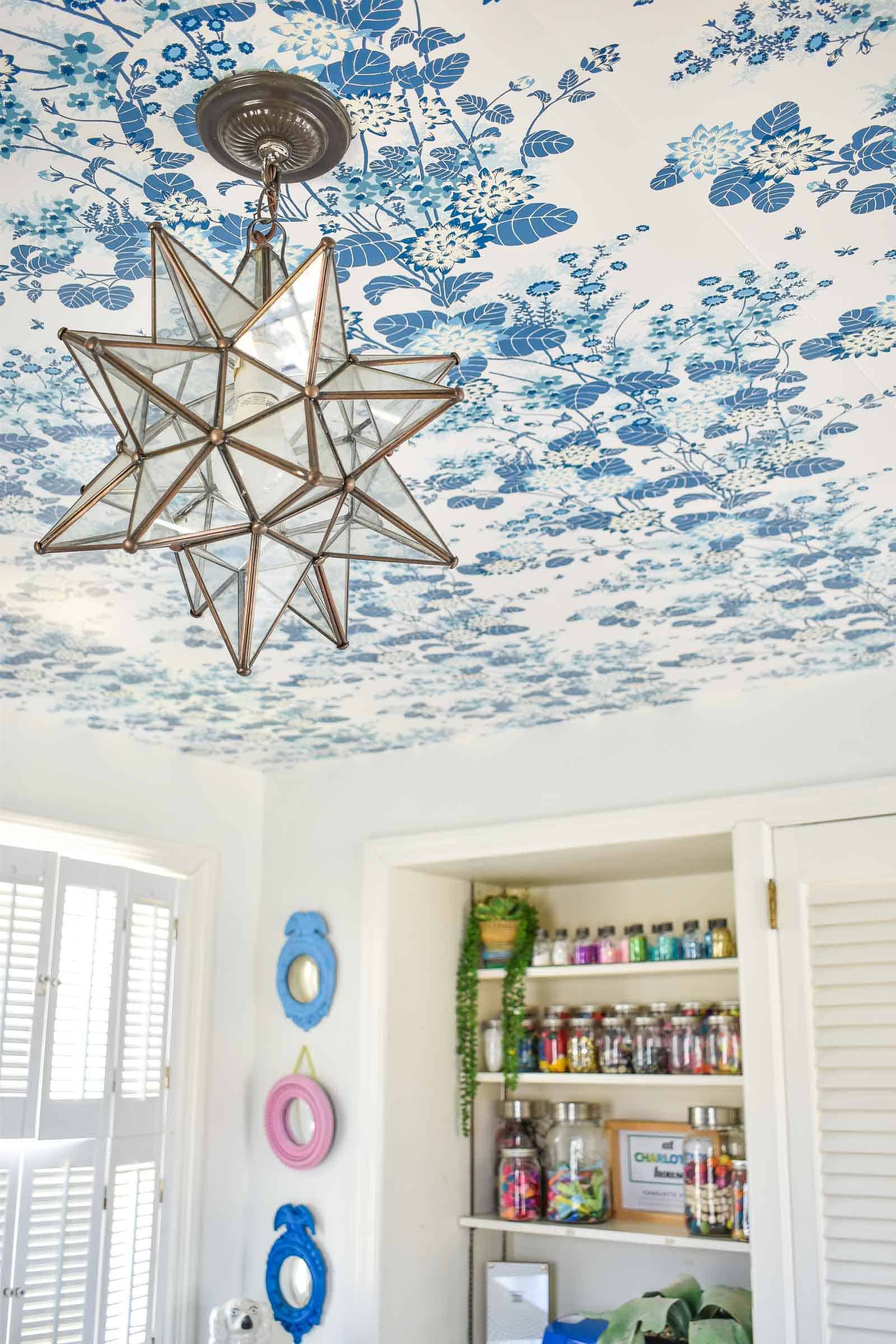 hanging wallpaper on ceiling without paste