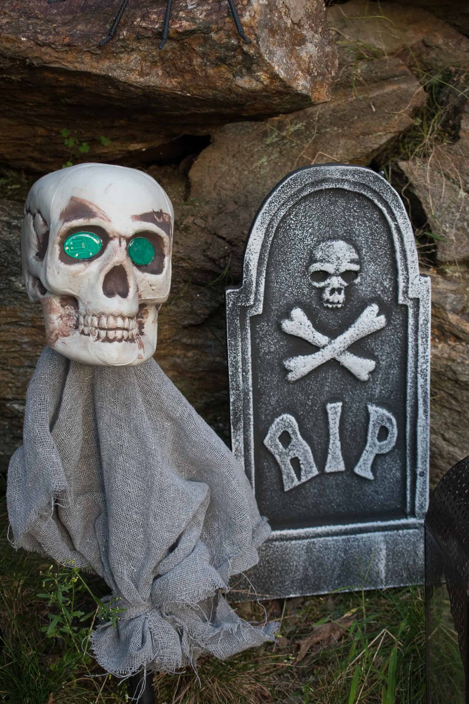 tomb stones for halloween