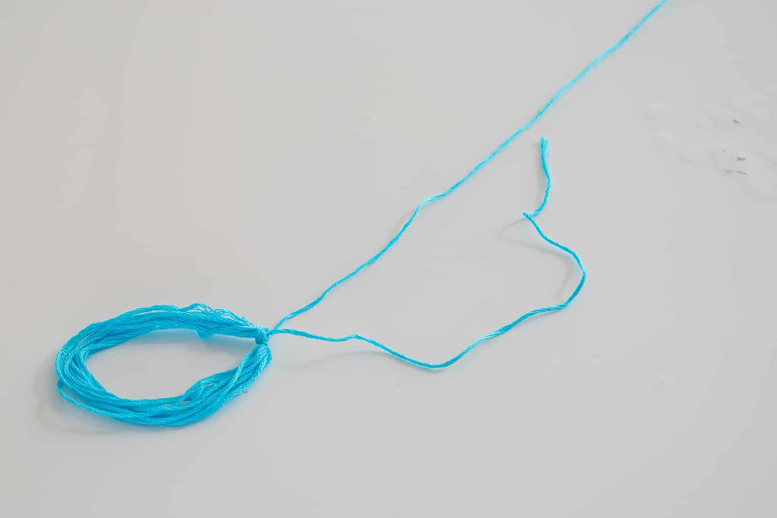 create a hanging loop from thread
