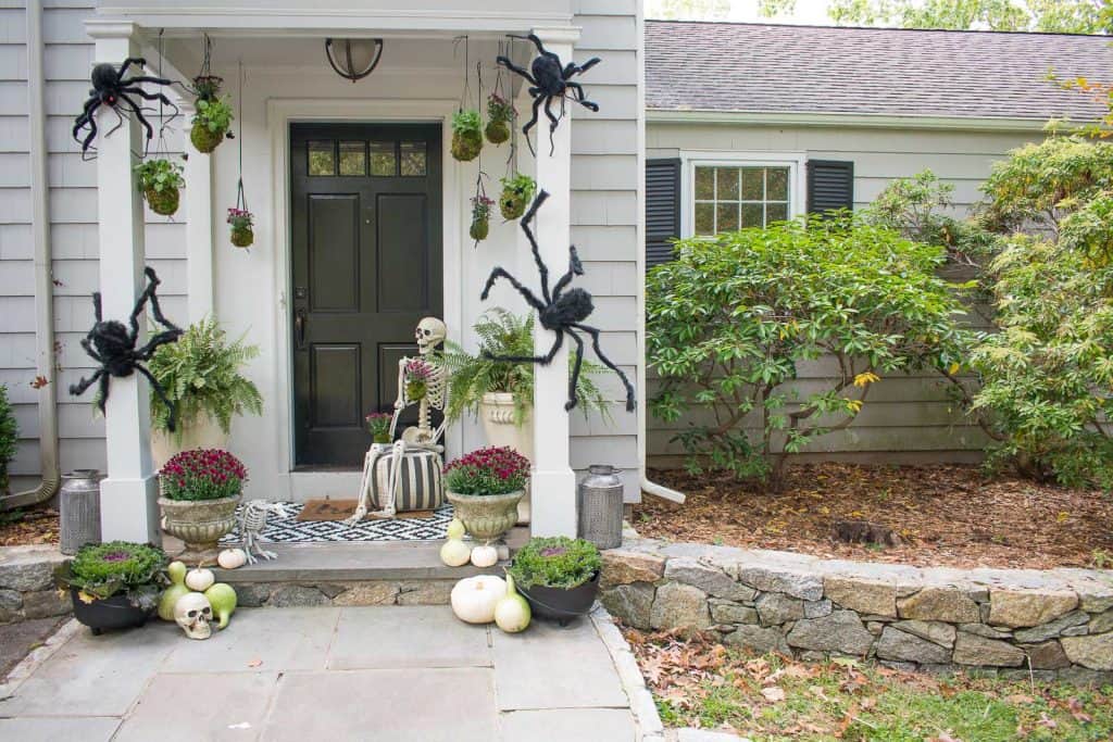 Halloween Front Porch Decorations - At Charlotte's House