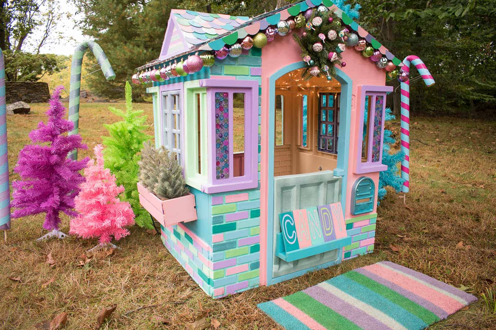 Children’s Christmas Playhouse Makeover - At Charlotte’s House