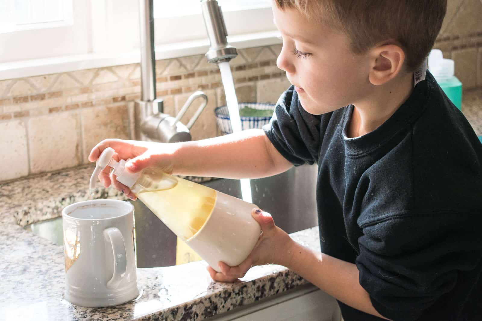 arthur cleaning the dishes