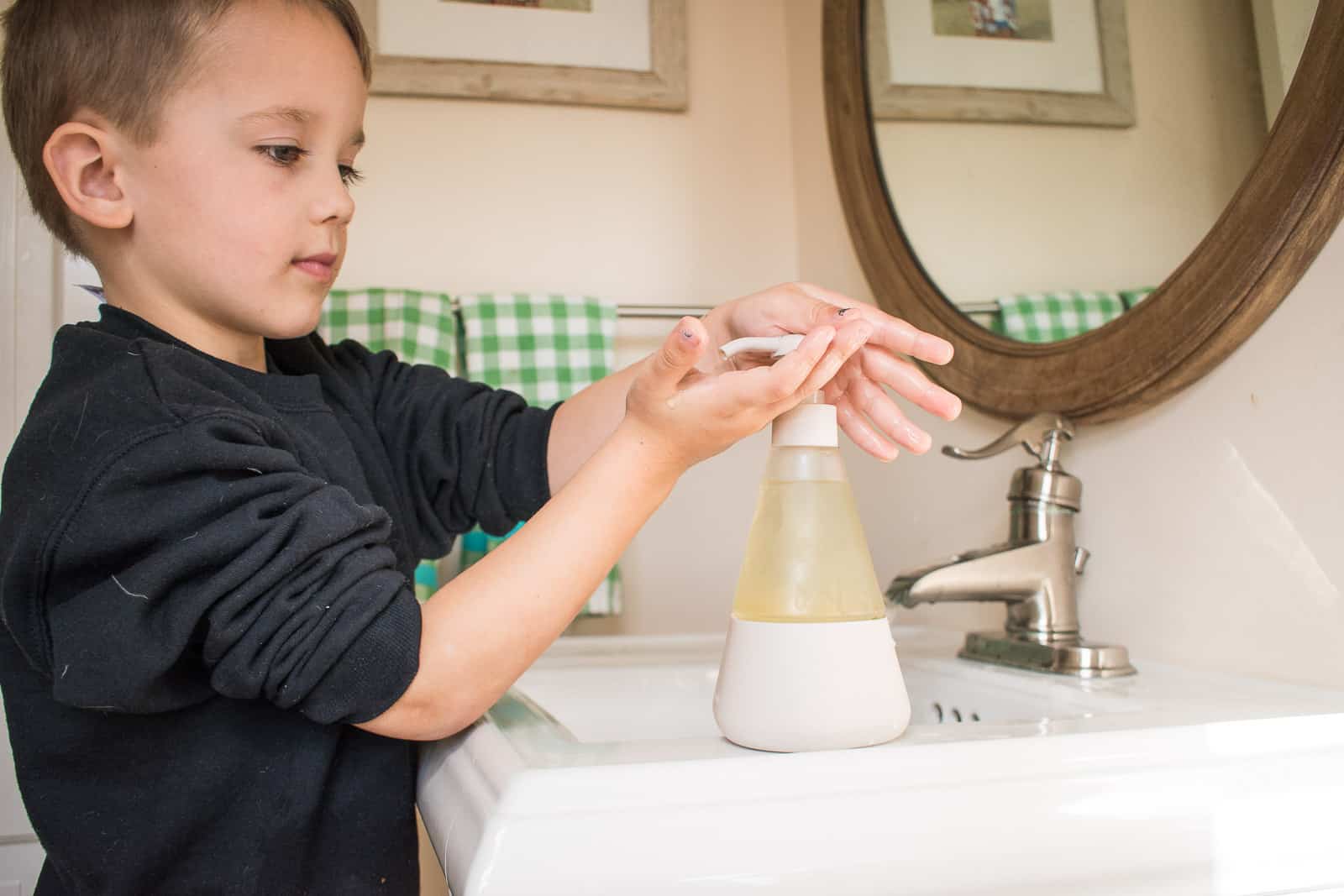 washing hands with cleancult