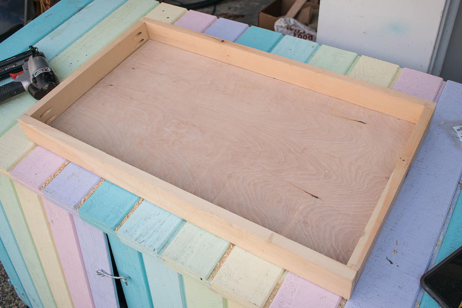 DIY Pallet Wood Serving Tray - DIY Huntress