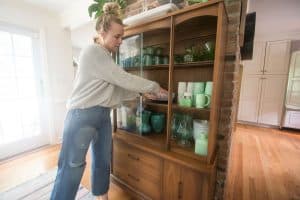 remove glassware from hutch
