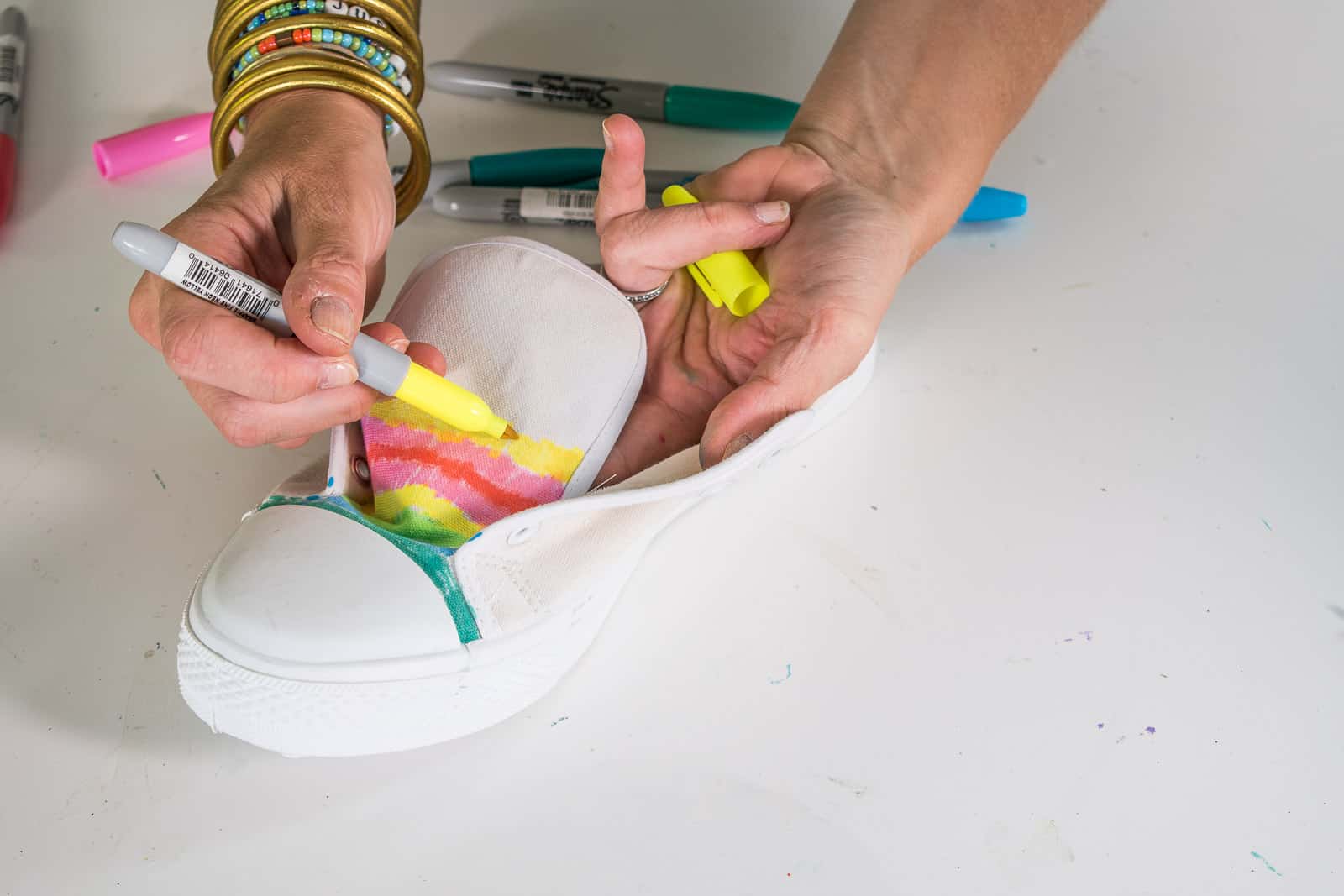 How to get sharpie out of white on sale shoes