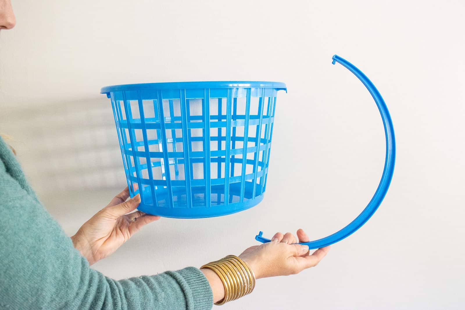 remove handle on the basket