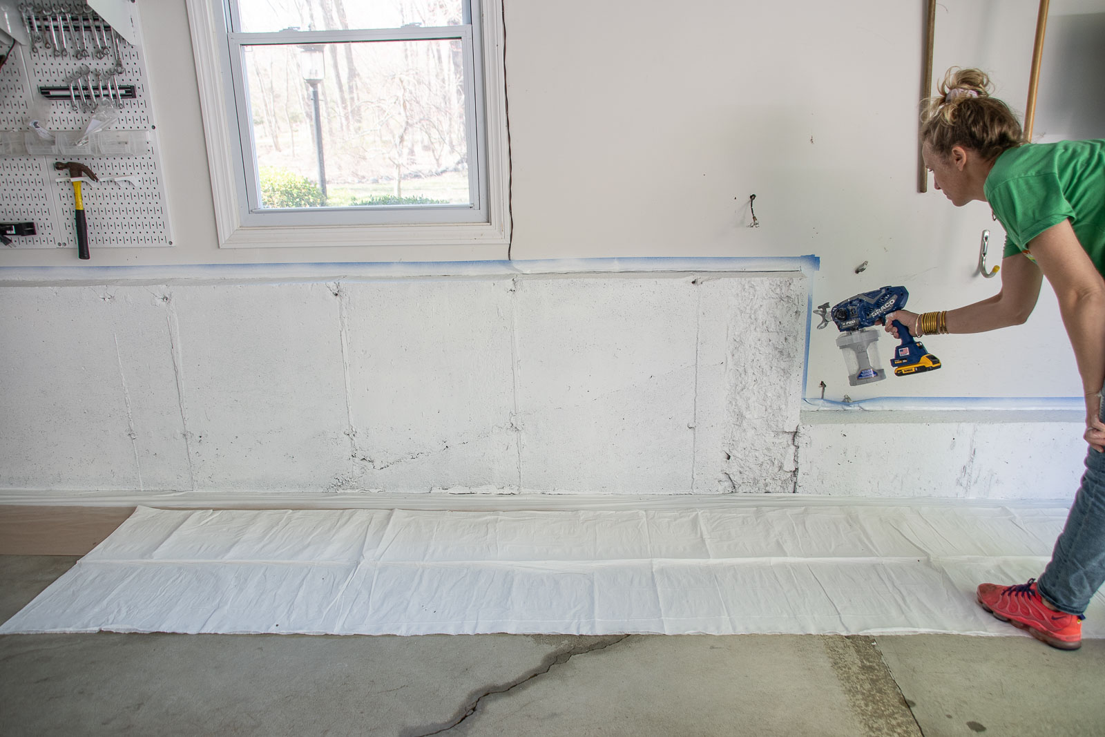 painting the concrete garage walls