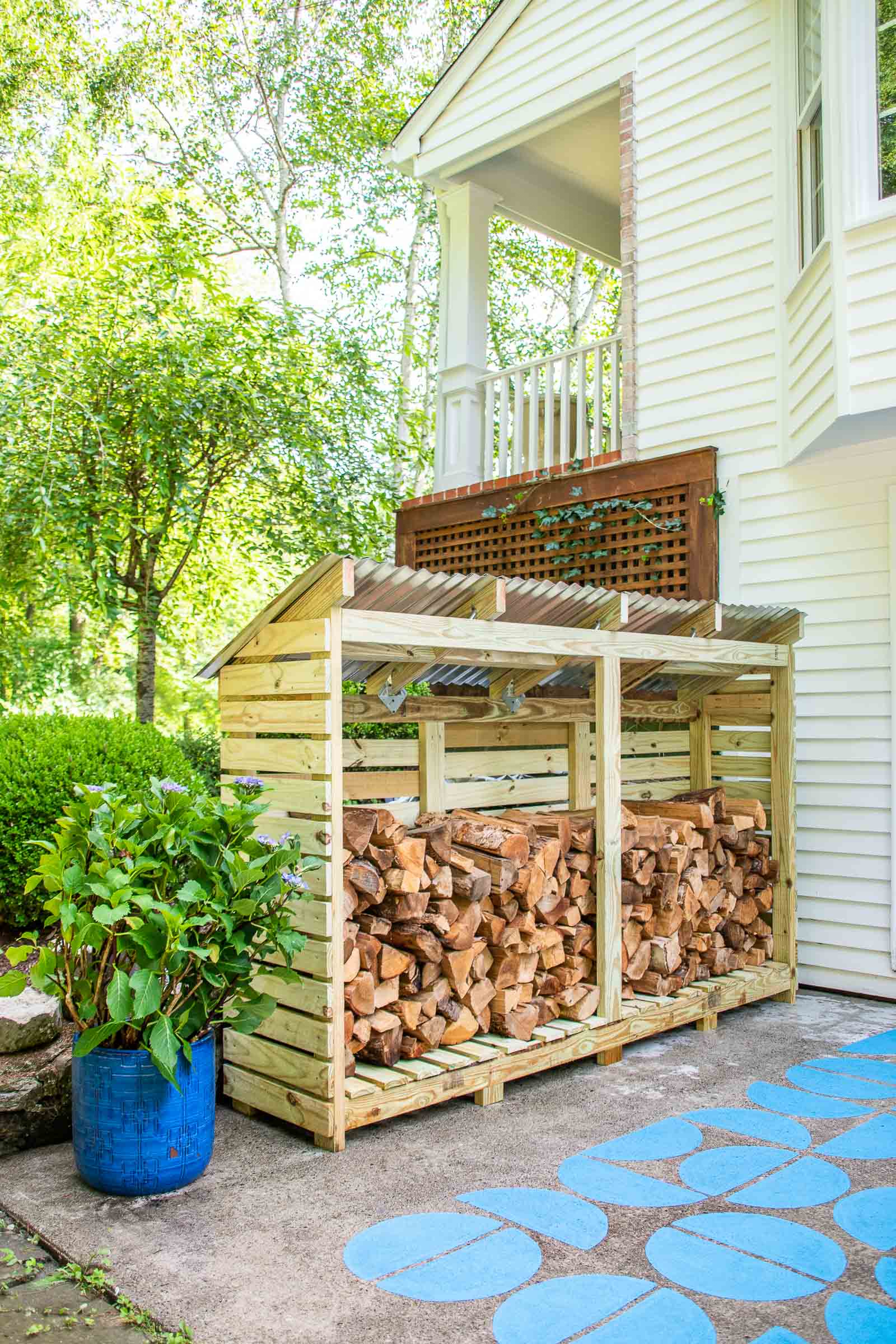 how to make a DIY firewood shed