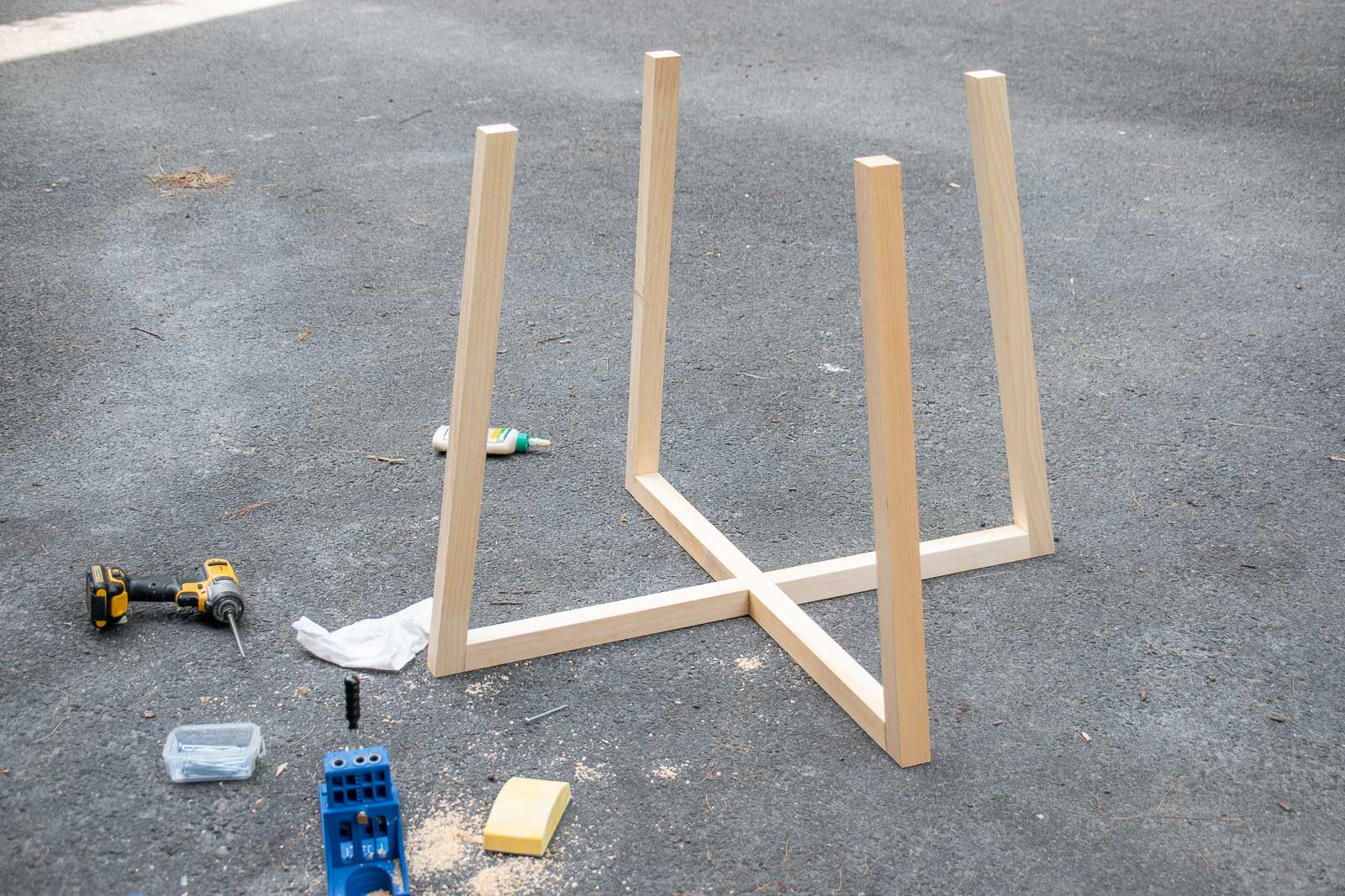 assembling table base