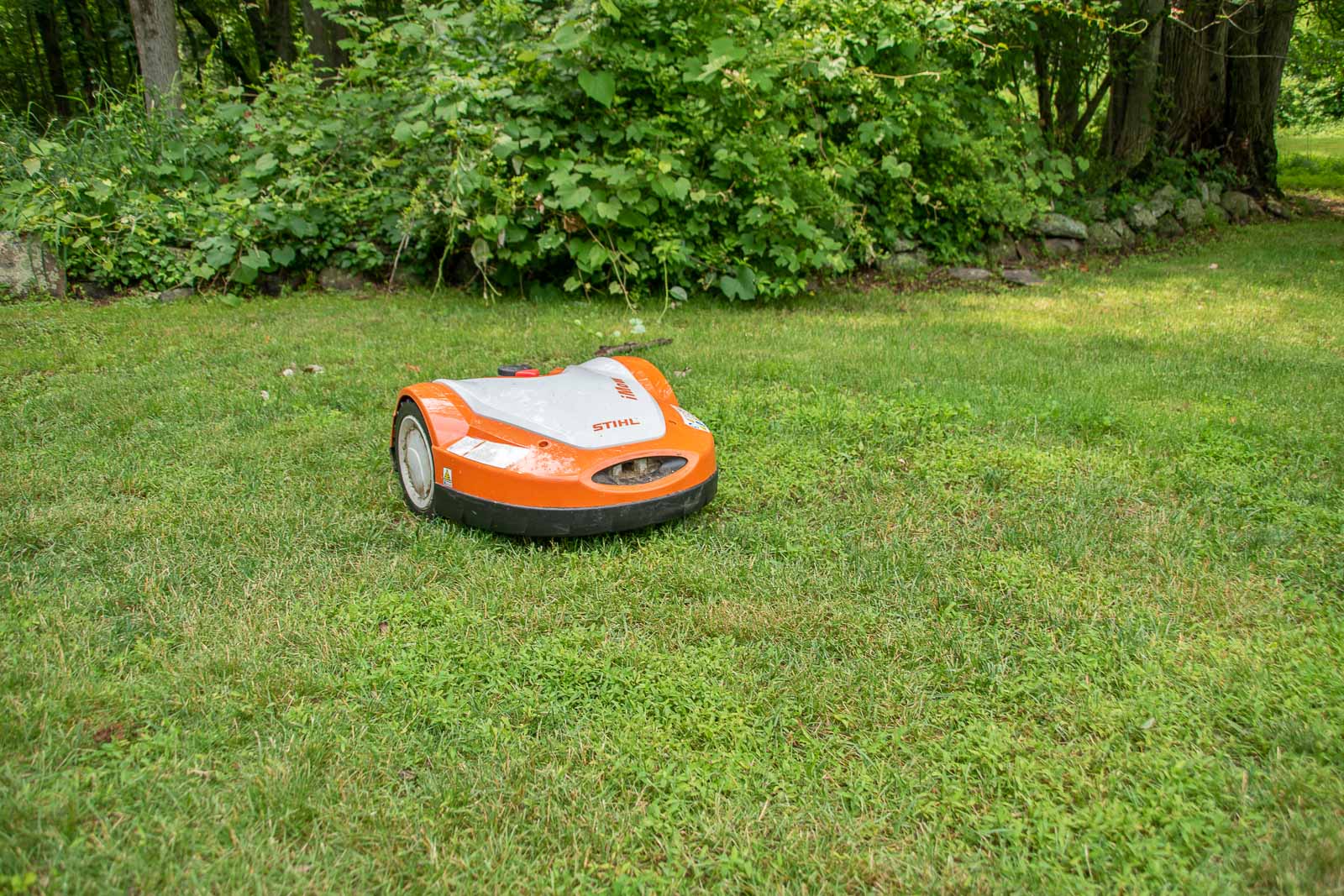 Robotic lawn discount mower by stihl