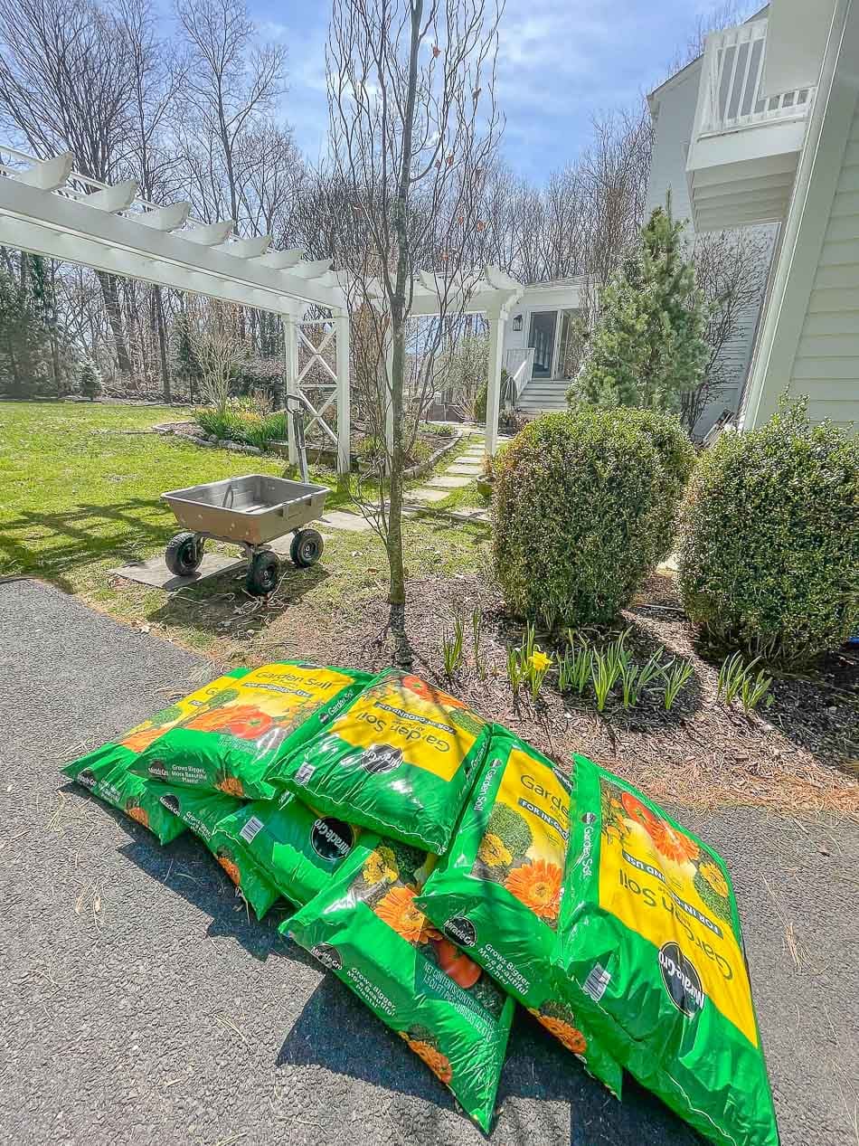 garden soil for spring plant bed