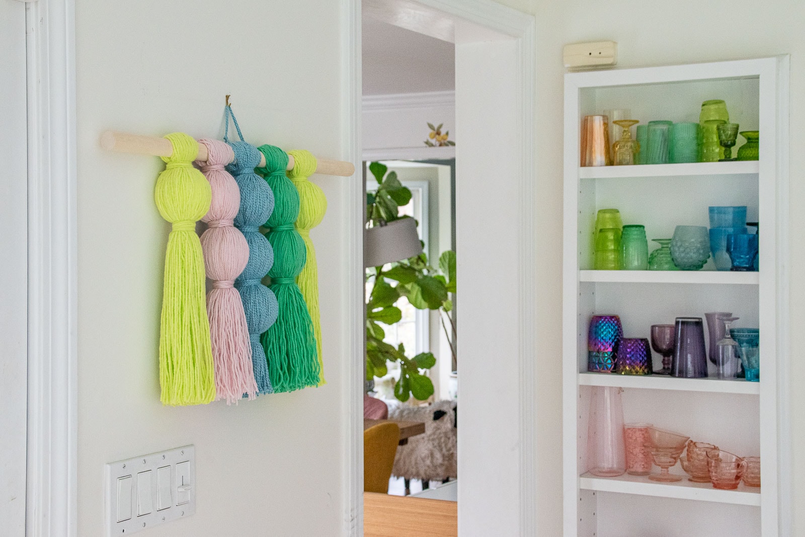 DIY yarn wall hanging