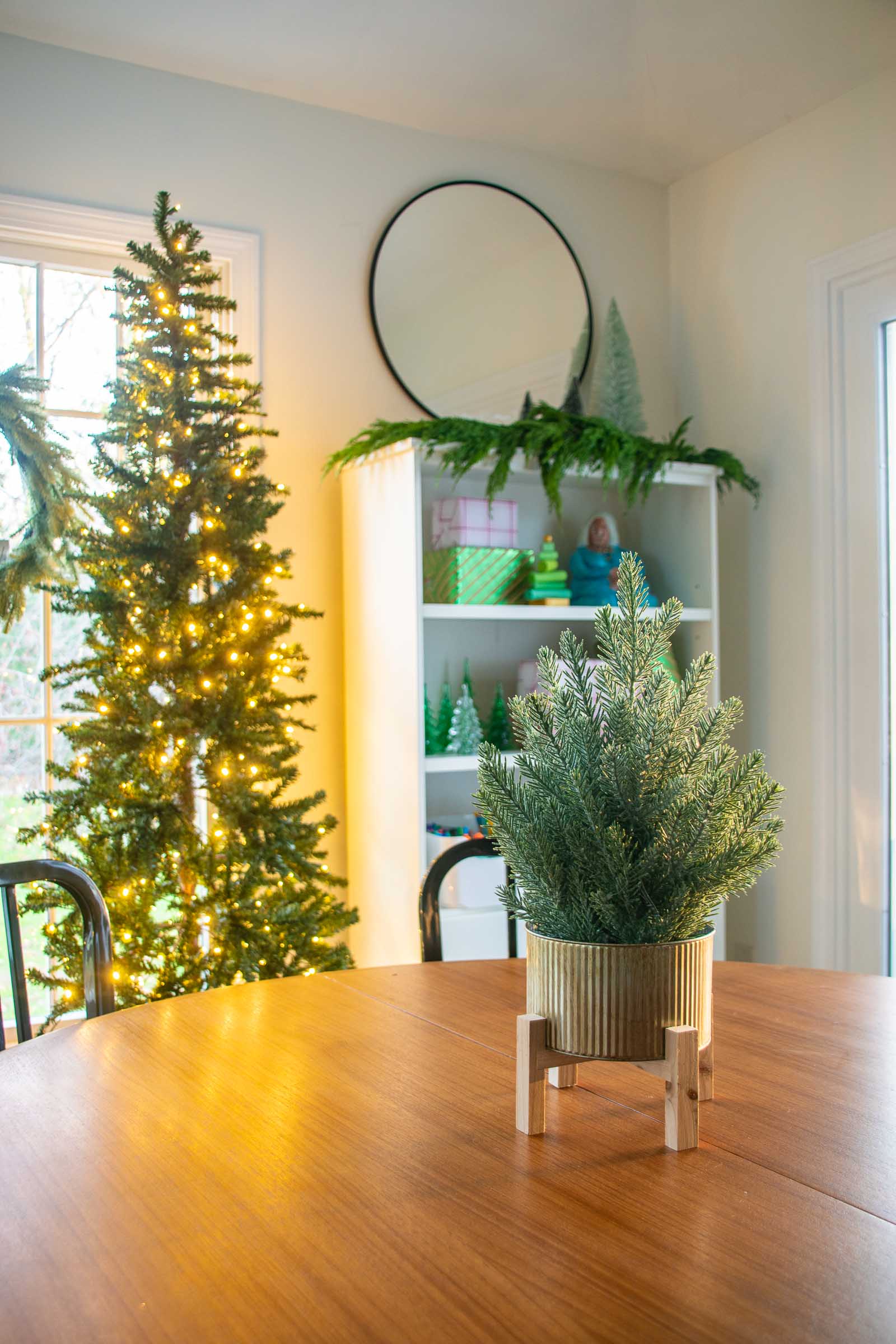 holiday sunroom dining area