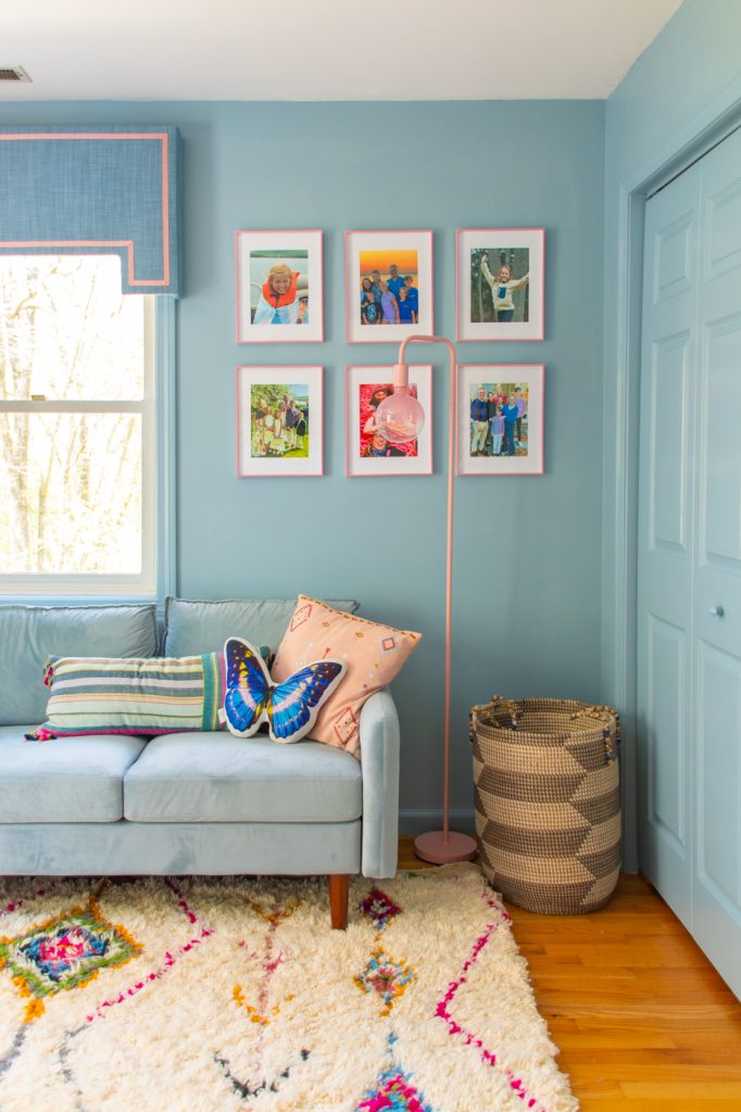 gallery wall in girls bedroom makeover