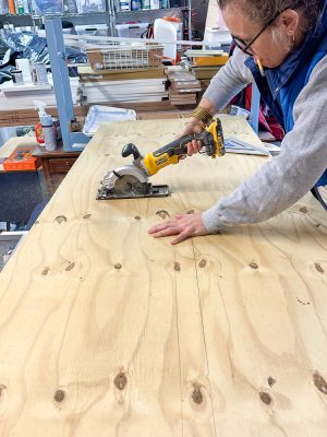 cutting out the cornice board