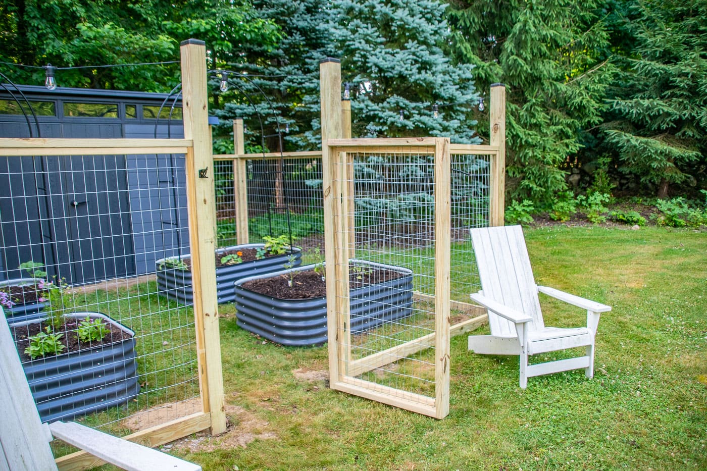 How to Build a Simple Vegetable Garden Fence: Easy DIY Guide